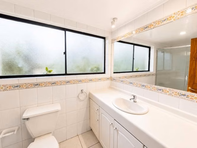 Arrendamos Linda Casa en Villa Esmeralda Sur-Talca - Imagen 13