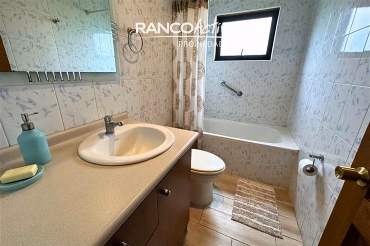 Se Vende Casa 3d, 2B en Hermosa Parcela de 5900 m2, Valdivia