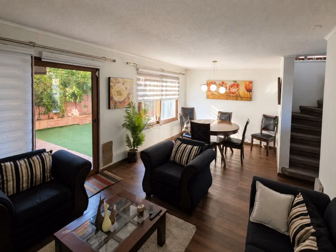  EN VENTA, CASA GRAN UBICACION EN AVDA. STA MARIA, CURICO