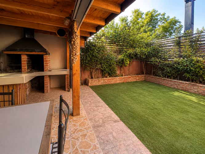  EN VENTA, CASA GRAN UBICACION EN AVDA. STA MARIA, CURICO