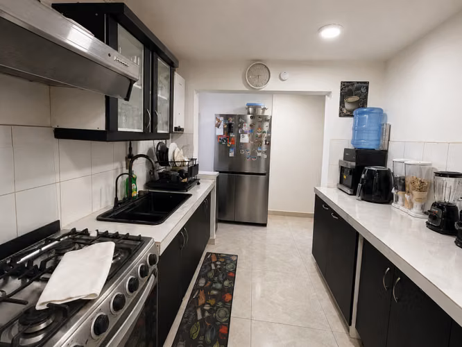  EN VENTA, CASA GRAN UBICACION EN AVDA. STA MARIA, CURICO