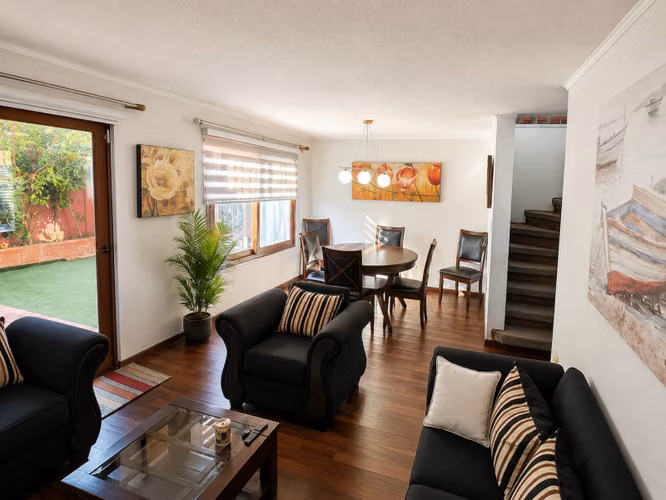  EN VENTA, CASA GRAN UBICACION EN AVDA. STA MARIA, CURICO