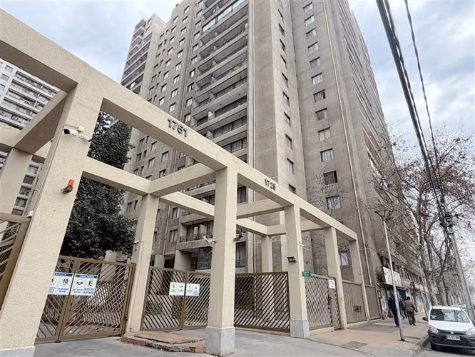 Depto en arriendo de 2D/1B, Vic Mackenna 1700 Metro Ñuble