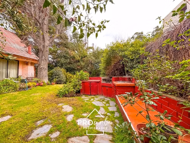 Casa en venta de 5 dorm. en Vitacura