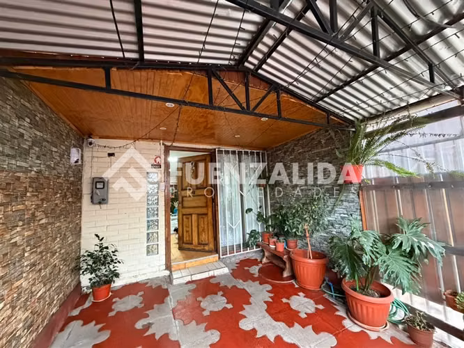 Casa en venta de 3 dorm. en La Pintana