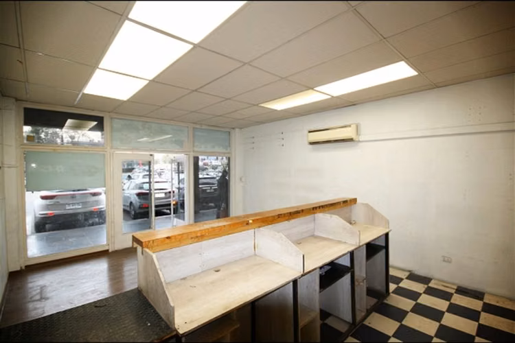 Local Comercial Consistorial con Los Presidentes con parking - Imagen 3