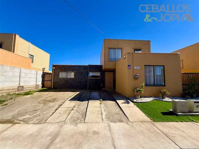 Casa en venta de 3 dorm. en Villa Alemana