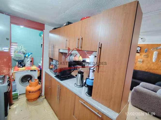 Departamento en Tercer Piso con 2 Dormitorios, 1 Baño, San Bernardo.
