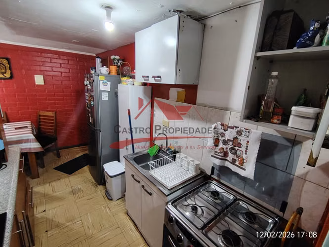 Departamento en Tercer Piso con 2 Dormitorios, 1 Baño, San Bernardo.