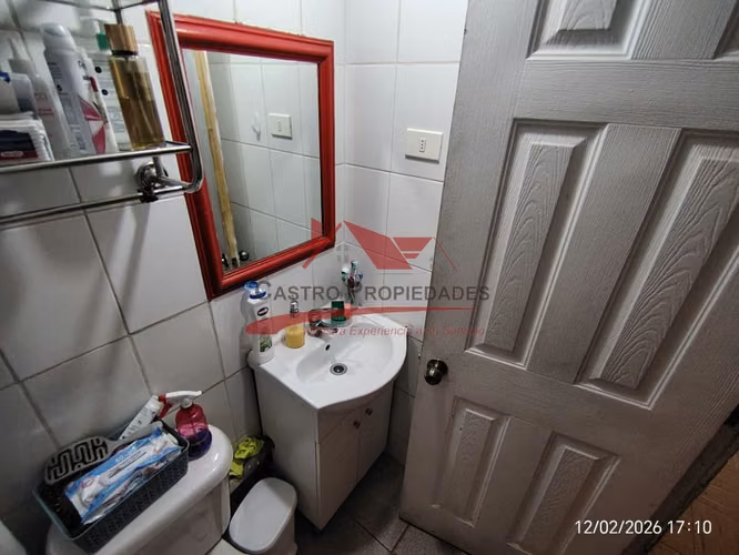 Departamento en Tercer Piso con 2 Dormitorios, 1 Baño, San Bernardo.