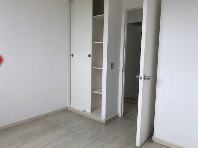 SE ARRIENDA DEPTO EN EDIFICIO AMUNATEGUI - Imagen 11