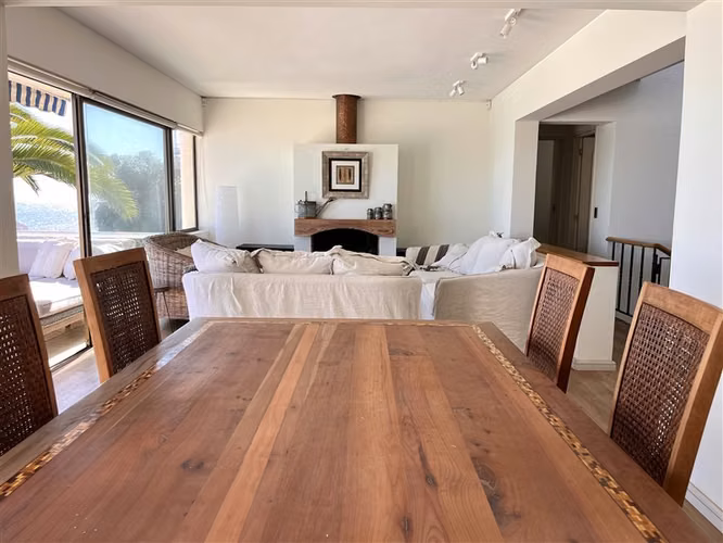 Casa 5 dormitorios, vista al mar, amplios espacios, Reñaca.