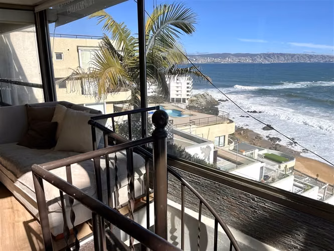 Casa 5 dormitorios, vista al mar, amplios espacios, Reñaca.