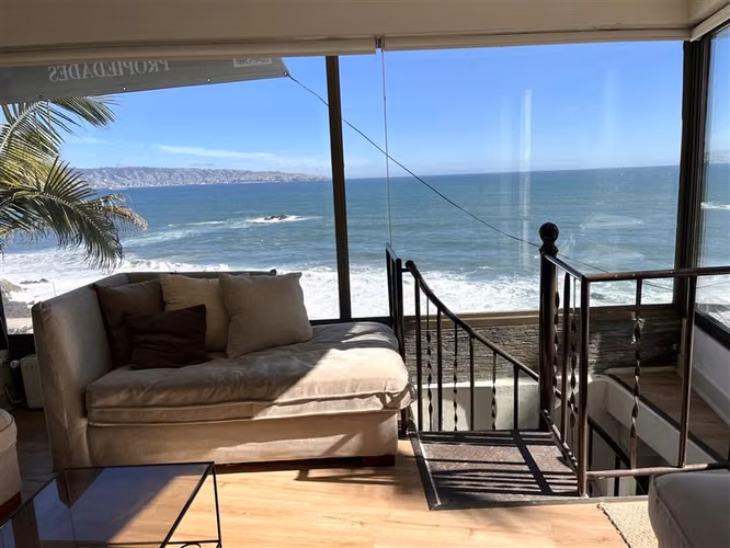 Casa 5 dormitorios, vista al mar, amplios espacios, Reñaca.