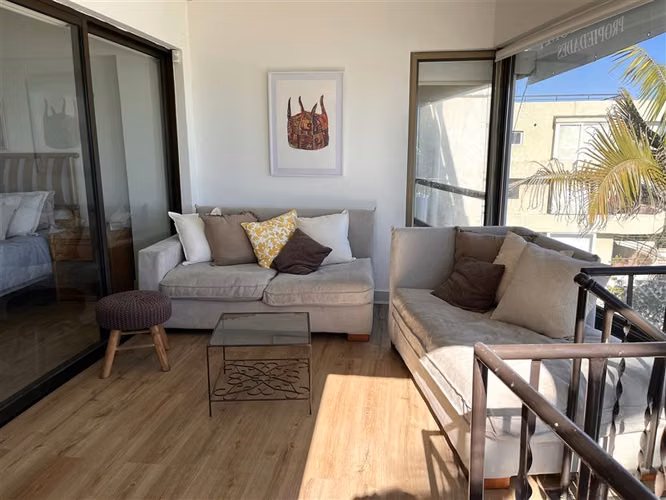 Casa 5 dormitorios, vista al mar, amplios espacios, Reñaca.