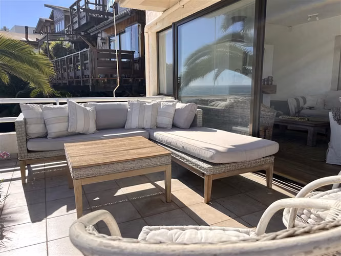 Casa 5 dormitorios, vista al mar, amplios espacios, Reñaca.