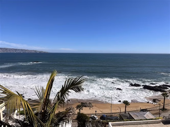 Casa 5 dormitorios, vista al mar, amplios espacios, Reñaca.