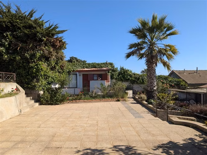 Casas y Piscina con vista al mar San Sebastian
