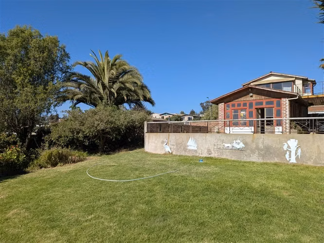 Casas y Piscina con vista al mar San Sebastian