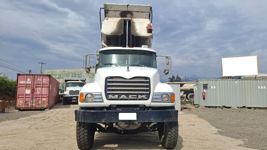MACK CV713 TOLVA AÑO 2006