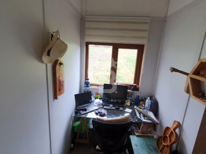 Casa en parcela con bosque nativo y amplios espacios
