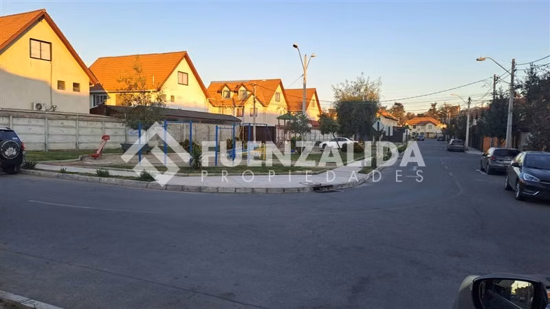 Casa en venta de 3 dorm. en Maipú