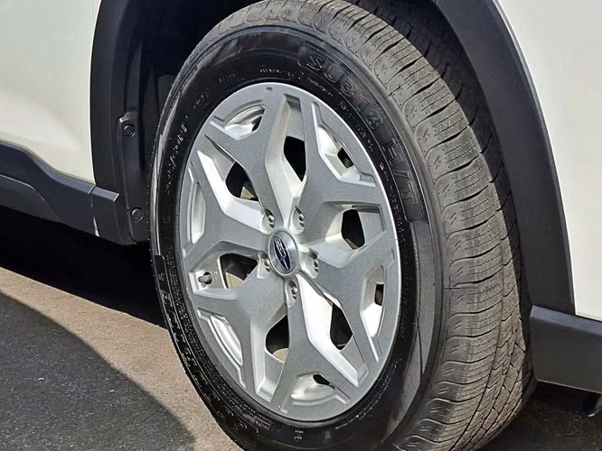 SUBARU FORESTER 2024