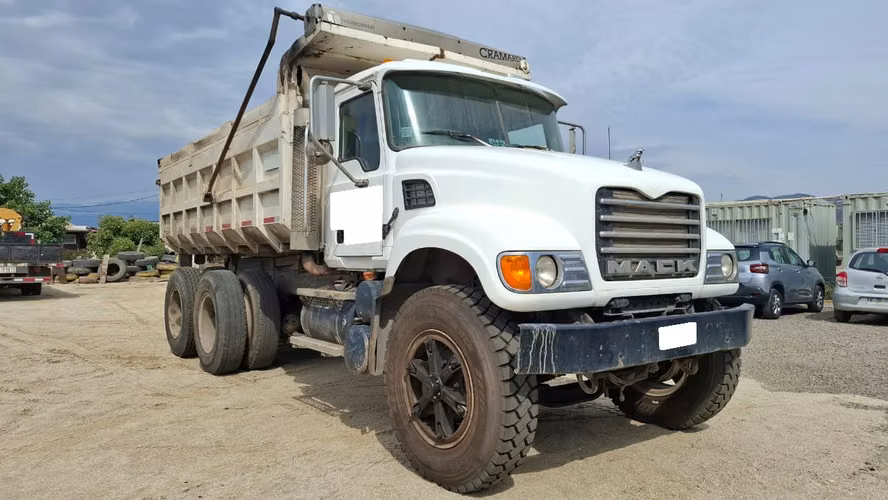MACK CV713 TOLVA AÑO 2006