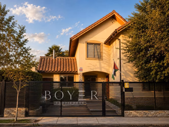 Exclusiva casa en condominio - Piscina (178669)