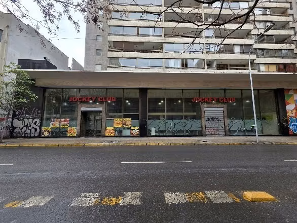 Local Comercial en arriendo Santiago Centro calle Teatinos