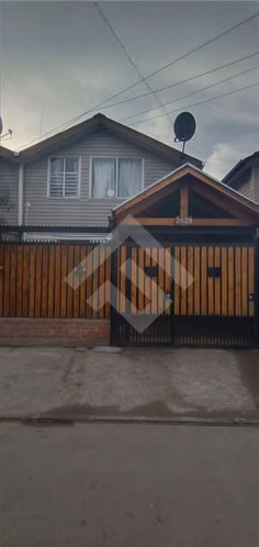 Casa, 3 dorm, 2 baños en Maipú.-