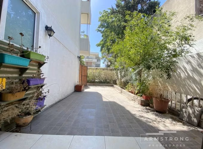 VENTA MANUEL MONTT DEPARTAMENTO CON PATIO Y 4 DORMITORIOS