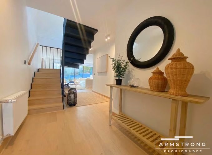 VENTA CASA NUEVA LAS CONDES 4 DORMITORIOS EN CONDOMINIO DFL2