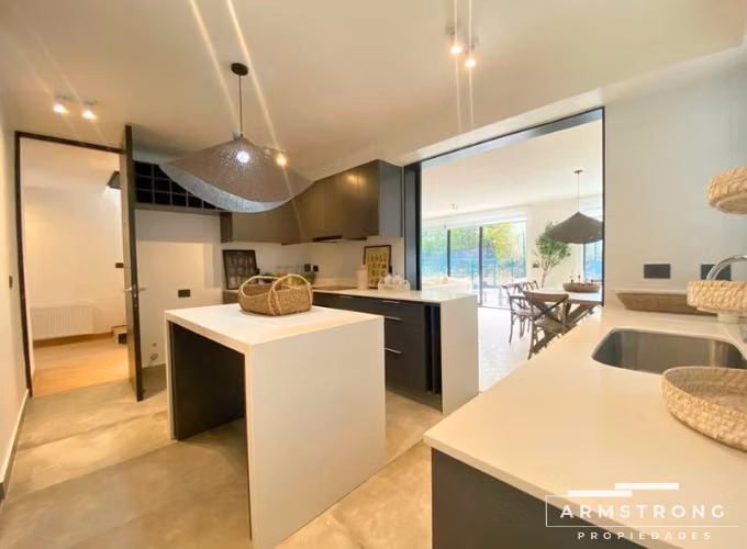 VENTA CASA NUEVA LAS CONDES 4 DORMITORIOS EN CONDOMINIO DFL2
