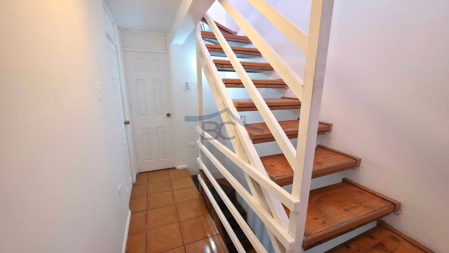 Se vende casa esquina con 2 locales comerciales. (178688)