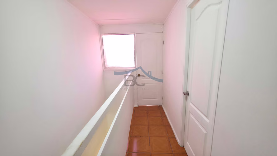 Se vende casa esquina con 2 locales comerciales. (178688)