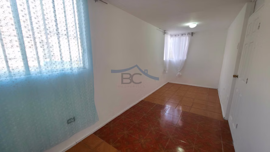 Se vende casa esquina con 2 locales comerciales. (178688)
