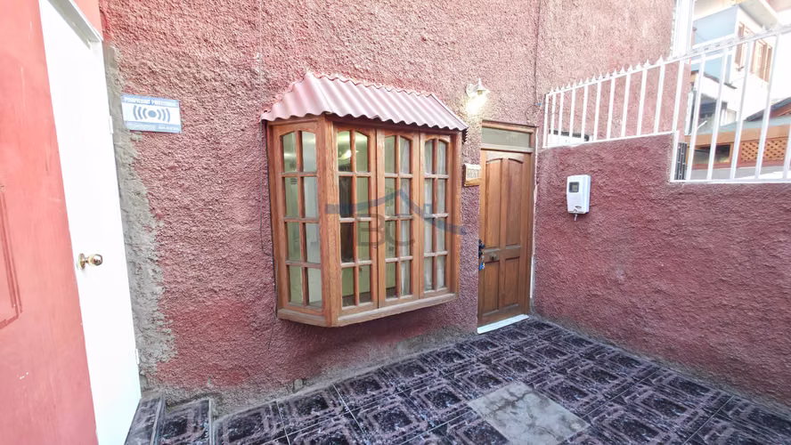 Se vende casa esquina con 2 locales comerciales. (178688)
