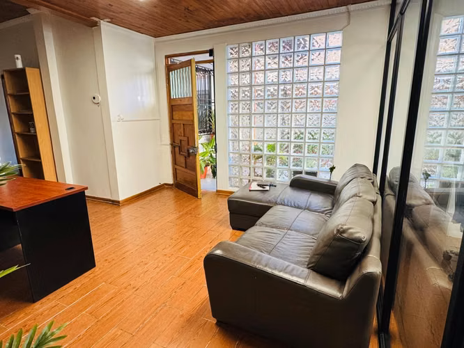 Se vende casa en Sector Poniente.