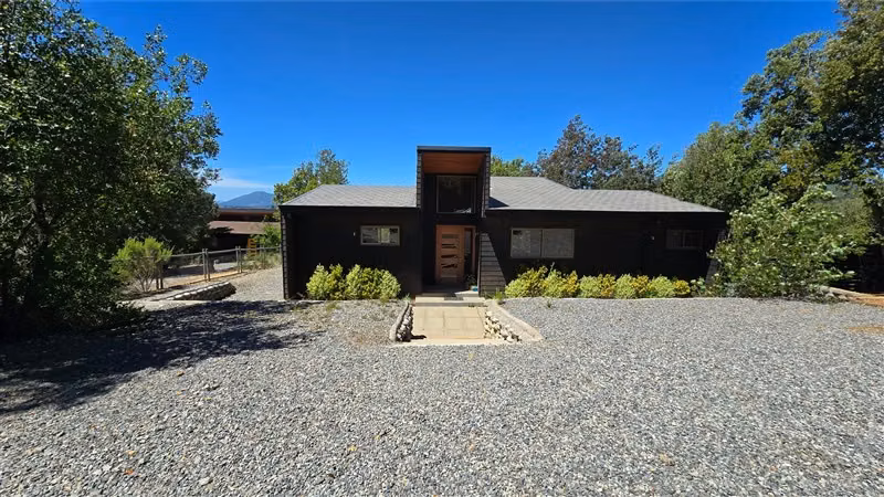 Arriendo casa de 3D 2B frente al lago Colbún cond. cerrado.