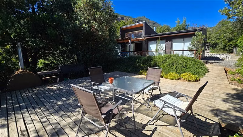 Arriendo casa de 3D 2B frente al lago Colbún cond. cerrado.