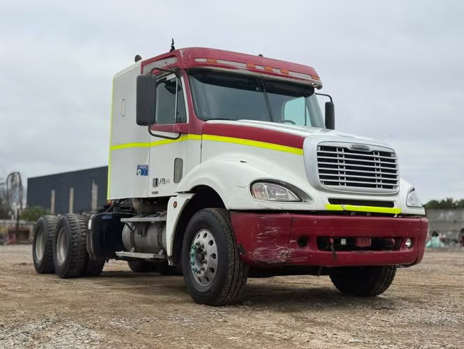 2011 Tractocamión Freightliner cl120 – con Kit Hidráulico