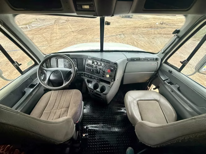 2011 Tractocamión Freightliner cl120 – con Kit Hidráulico