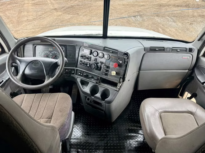 2011 Tractocamión Freightliner cl120 – con Kit Hidráulico