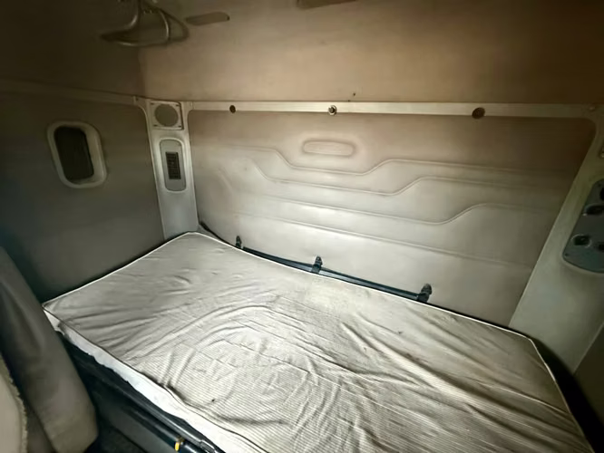 2011 Tractocamión Freightliner cl120 – con Kit Hidráulico