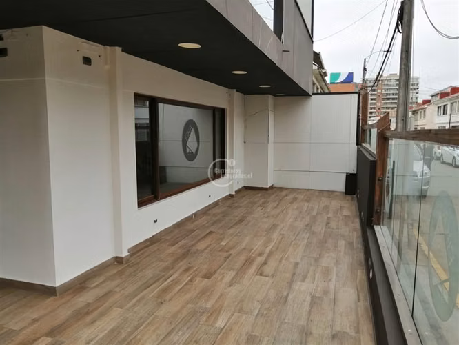 Local Comercial en arriendo, con giro comercial.