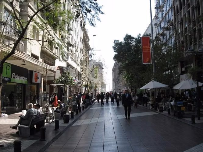 Local con excelente exposición en Santiago Centro
