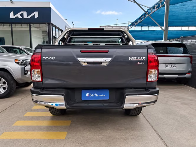Toyota Hilux 2.4 SR DIESEL 4X2 DOB. CAB. MT 4P 2024 - Imagen 6