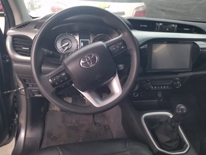 Toyota Hilux 2.4 SR DIESEL 4X2 DOB. CAB. MT 4P 2024