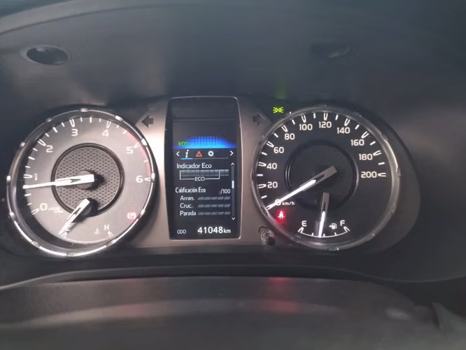 Toyota Hilux 2.4 SR DIESEL 4X2 DOB. CAB. MT 4P 2024